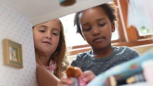 Doação que transforma: projeto em Caraguatatuba dá nova vida a brinquedos seminovos no Dia das Crianças
