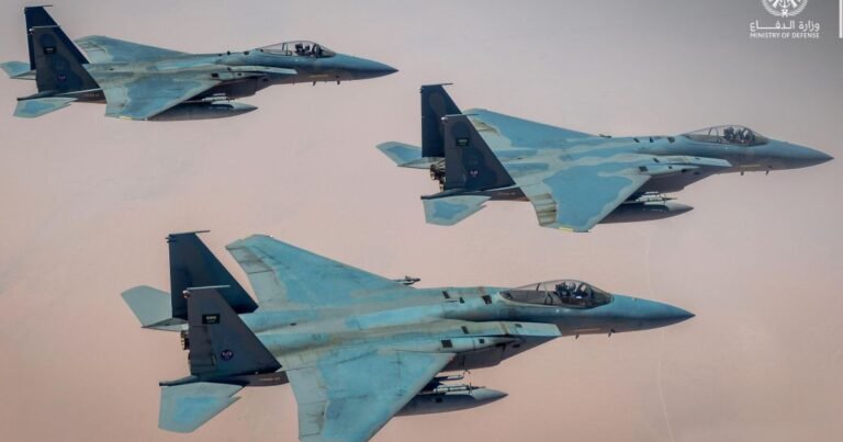 Coalizão saudita promete resposta decisiva ao ataque houthi