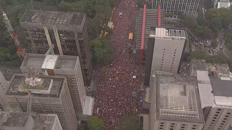 Lula realiza ato de campanha na Paulista