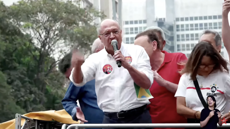 “São Paulo não quer ditadura”, diz Alckmin sobre Flávio