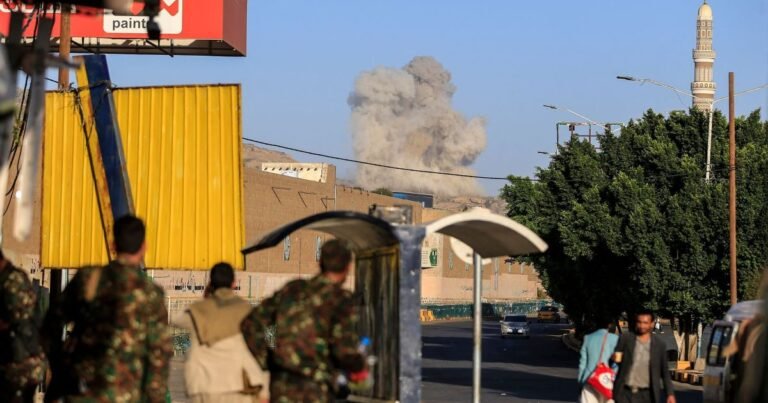 Houthis atacam aeroporto em Riad e forçam resposta saudita
