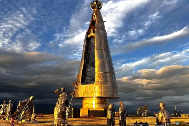 Estátua gigante de Nossa Senhora Aparecida