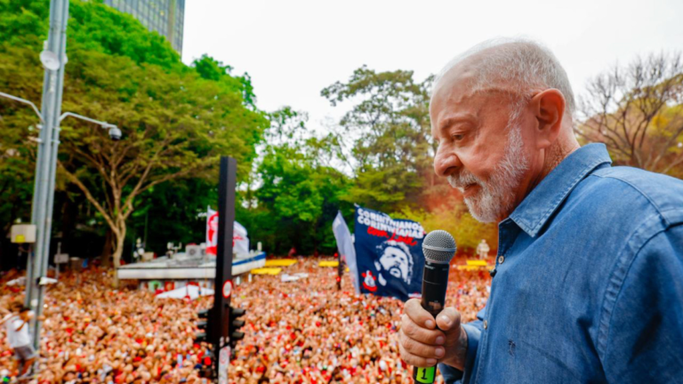 Veja imagens de atos a favor de Lula