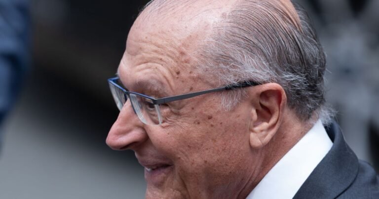 Alckmin defende liberdade religiosa em visita a Aparecida