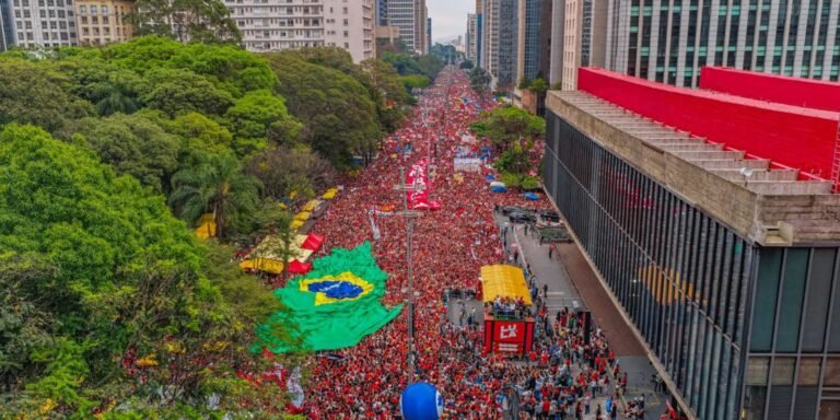 Campanha de Lula aciona TSE após post falso