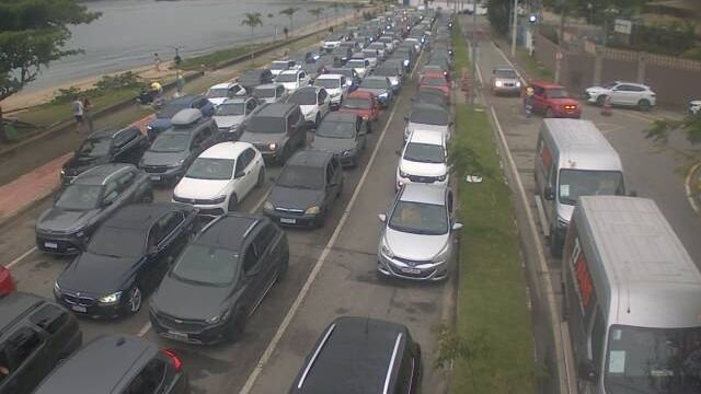 Travessia de balsas tem espera de até 300 minutos