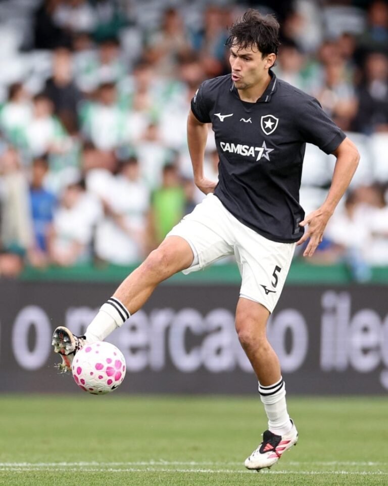 Após empate, Ferraresi valoriza ponto fora de casa