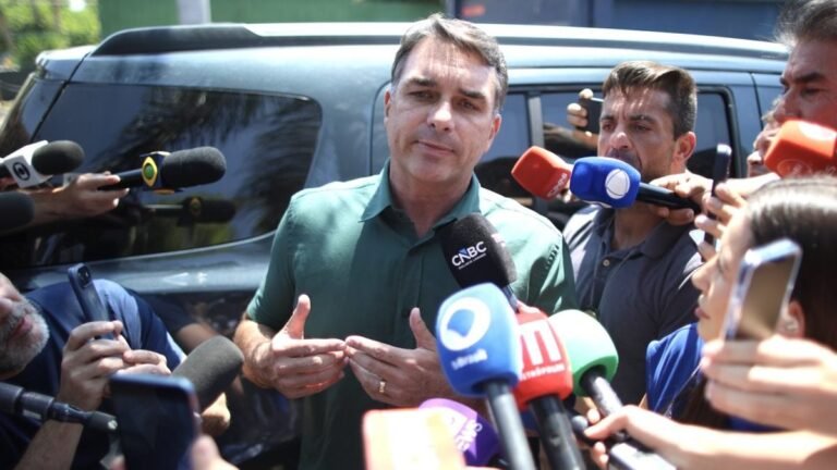 Bolsonaro está feliz com resultado do 1º turno