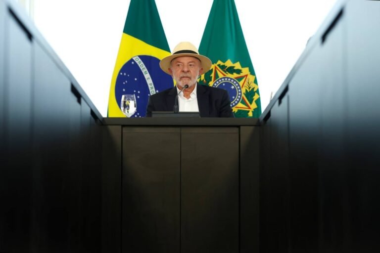 TSE dá 24h para Lula apresentar provas em ação
