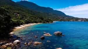 Como chegar à praia do Julião