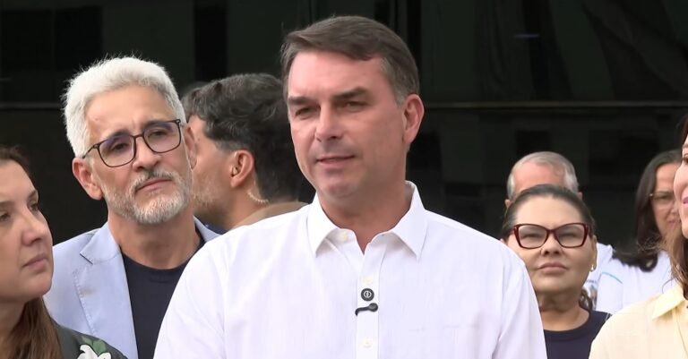TSE determina reexibição de propaganda de Flávio Bolsonaro