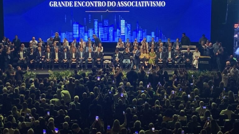 Flávio Bolsonaro propõe 500 mil vagas em presídios e castração de criminosos