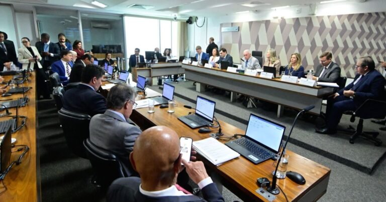 CCJ do Senado pode concluir votação da PEC