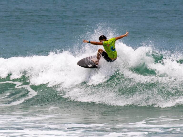 Inscrições permanecem abertas até domingo para surf na Baleia