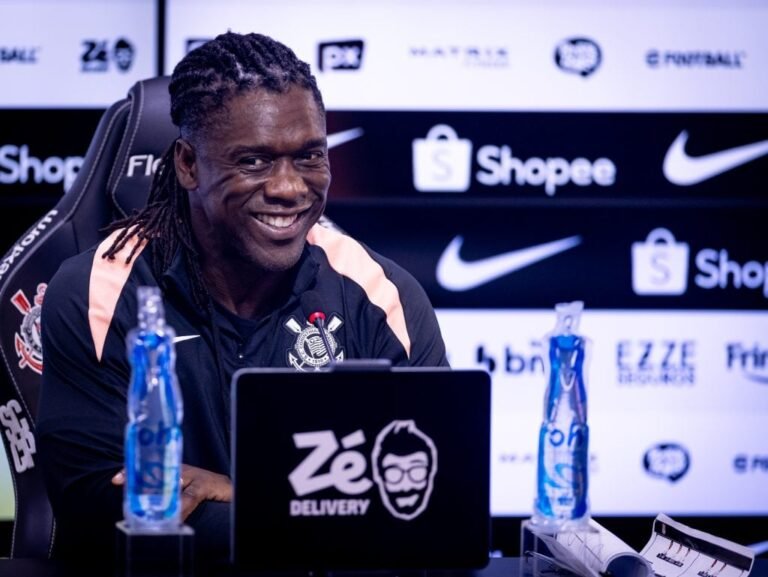 Seedorf é apresentado no Corinthians e aponta fator decisivo