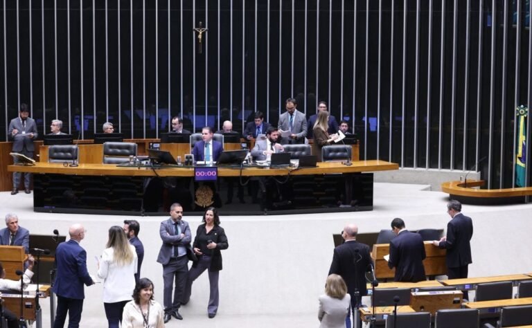 Câmara aprova projeto que eleva teto do MEI