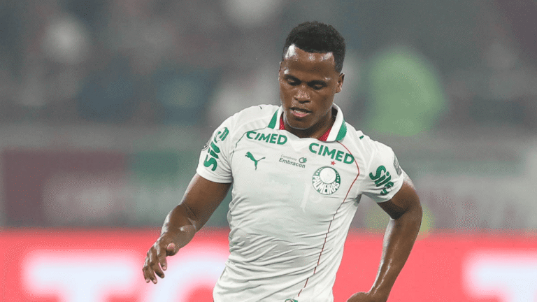 Arias minimiza vaias da torcida do Fluminense e dispara