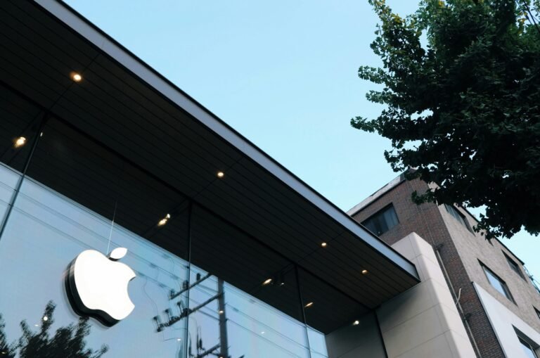 Apple alcança valor de mercado de US$ 5 trilhões