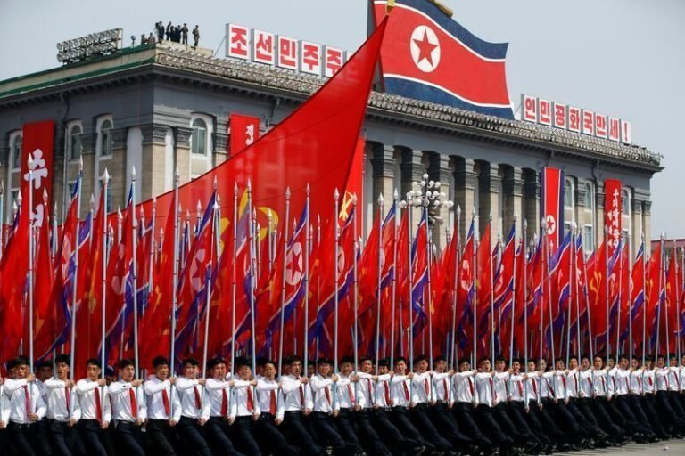 Coreia do Norte realiza teste com torpedos que usam