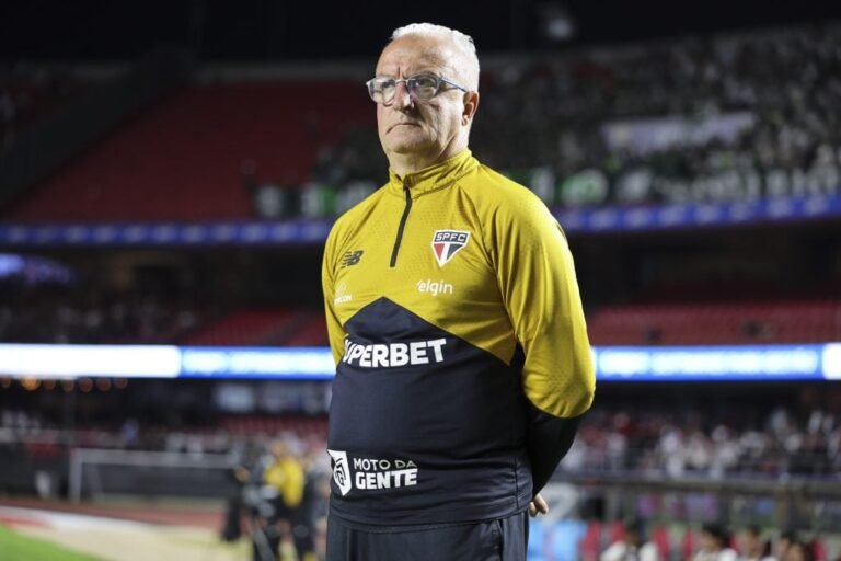 Dorival elogia recuperação e evolução da equipe no Brasileirão