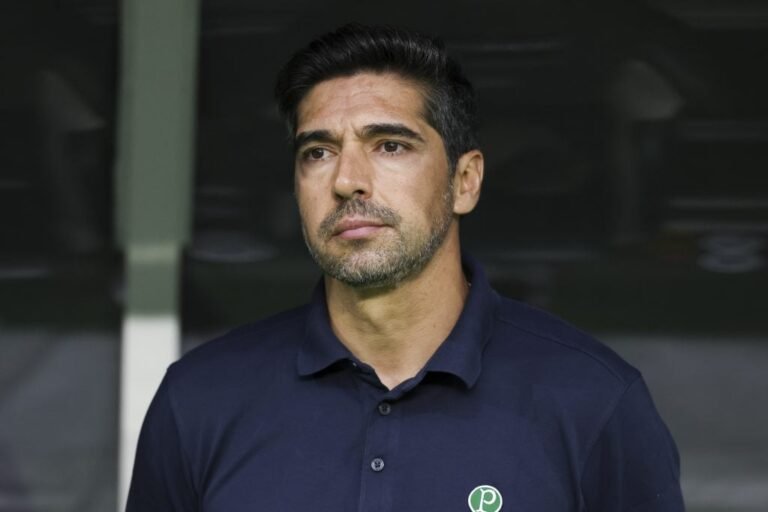 Abel Ferreira é irônico ao responder pergunta em coletiva