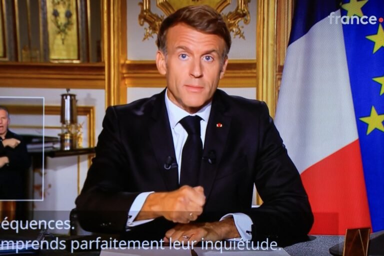 Macron diz que nada justifica violência ‘desenfreada’ em protestos