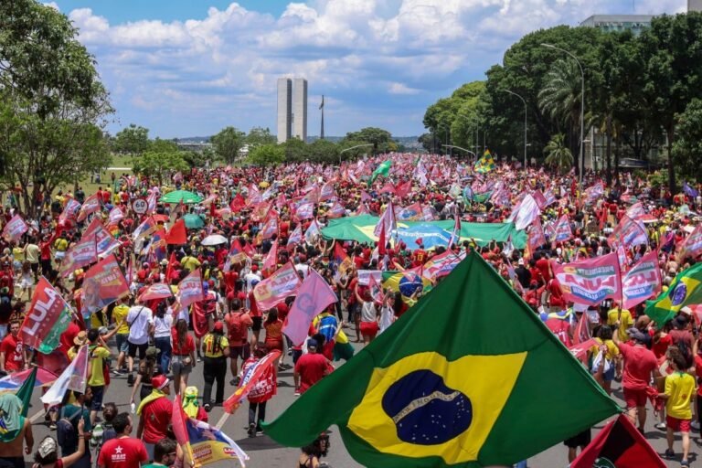 Veja fotos do ato em apoio a Lula