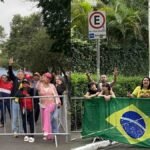 “Band” instala grades para separar apoiadores de Lula