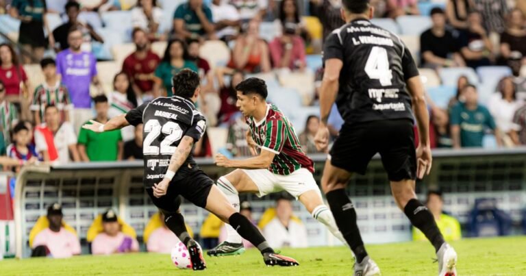 Santos aposta em ofensiva, vira contra Flu e vence por 2 a 1 no Maracanã