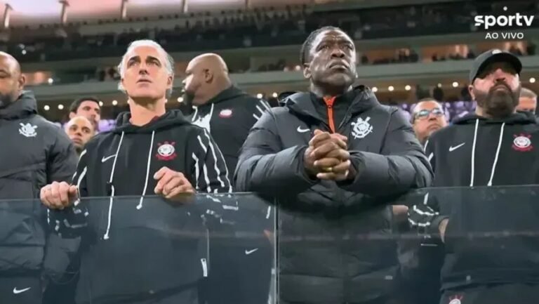 Seedorf abdica de camarote e vê Corinthians x Vitória