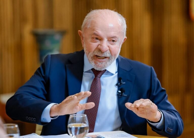 Lula diz que não vai deixar de dar benefício
