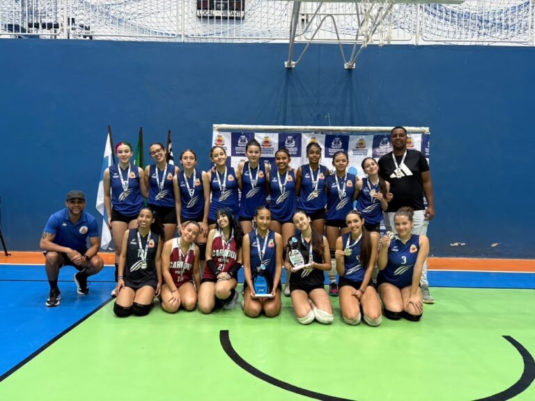 Vôlei feminino de Caraguatatuba conquista ouro e prata