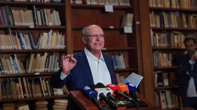 Alckmin diz que candidatos à Presidência não deveriam ter