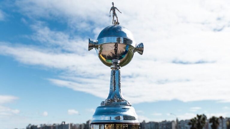 Palmeiras e Estudiantes disputam 26ª Libertadores em Montevidéu