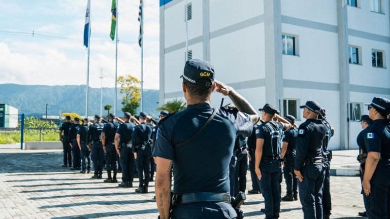 Guarda Civil municipal garante ordem em escolas de Bertioga
