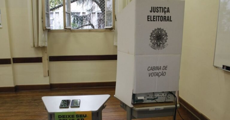 Presidente eleito terá curta lua de mel
