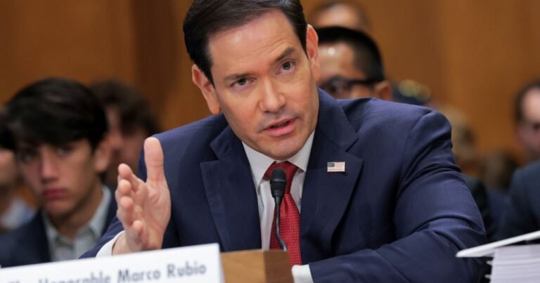 Rubio incita cubanos a buscar parceria com a CIA