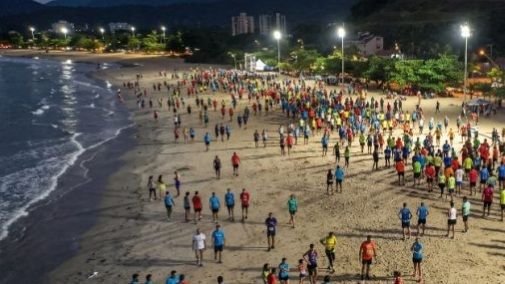 Caraguatatuba lança projeto noturno com caminhada, corrida de 5 km e atrativos na orla