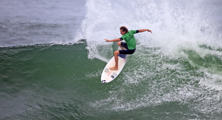 Ubatubano Ryan Kainalo conquista 5ª posição no ranking