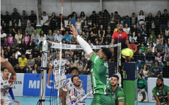 Ilhabela Milclean enfrenta Itaquá no Paulista de Vôlei