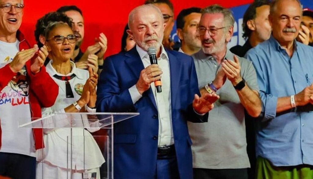 Lula acusa promiscuidade do STF