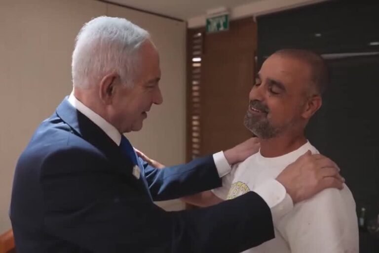 Israel investiga esfaqueamento em voo como terrorismo