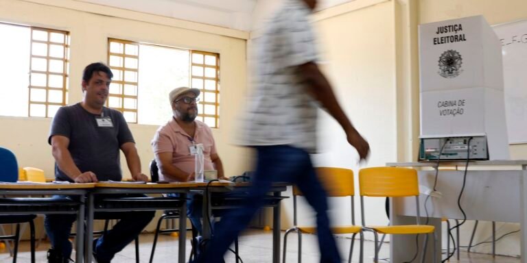 158,7 milhões de eleitores vão às urnas neste domingo