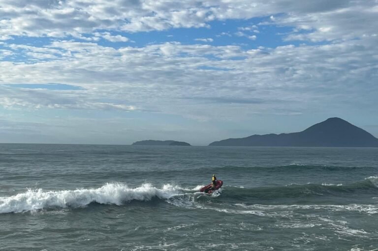 GBMar retoma buscas por banhista desaparecido em Ubatuba