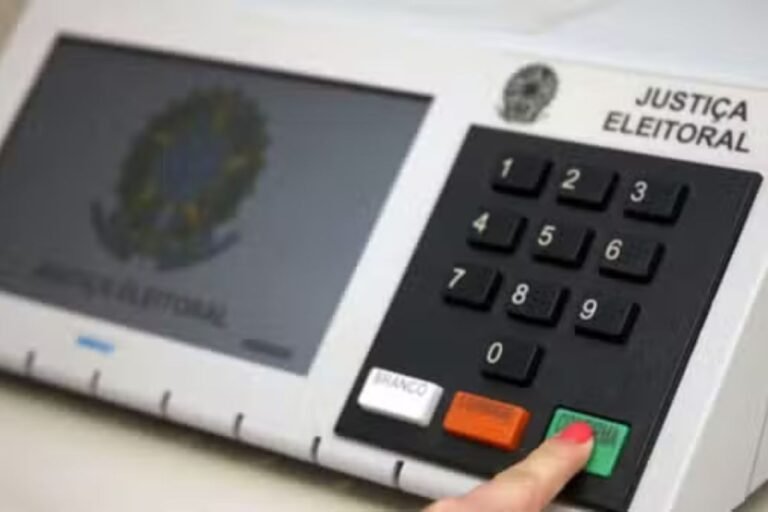 Presidenciáveis votam, exterior já entrega resultados